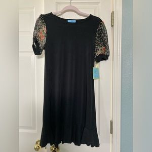 Black CeCe dress NWT. Excellent condition XS